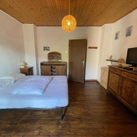 Casa Vacanza Pegrini Nel Centro Storico Di ガーヴィ エクステリア 写真
