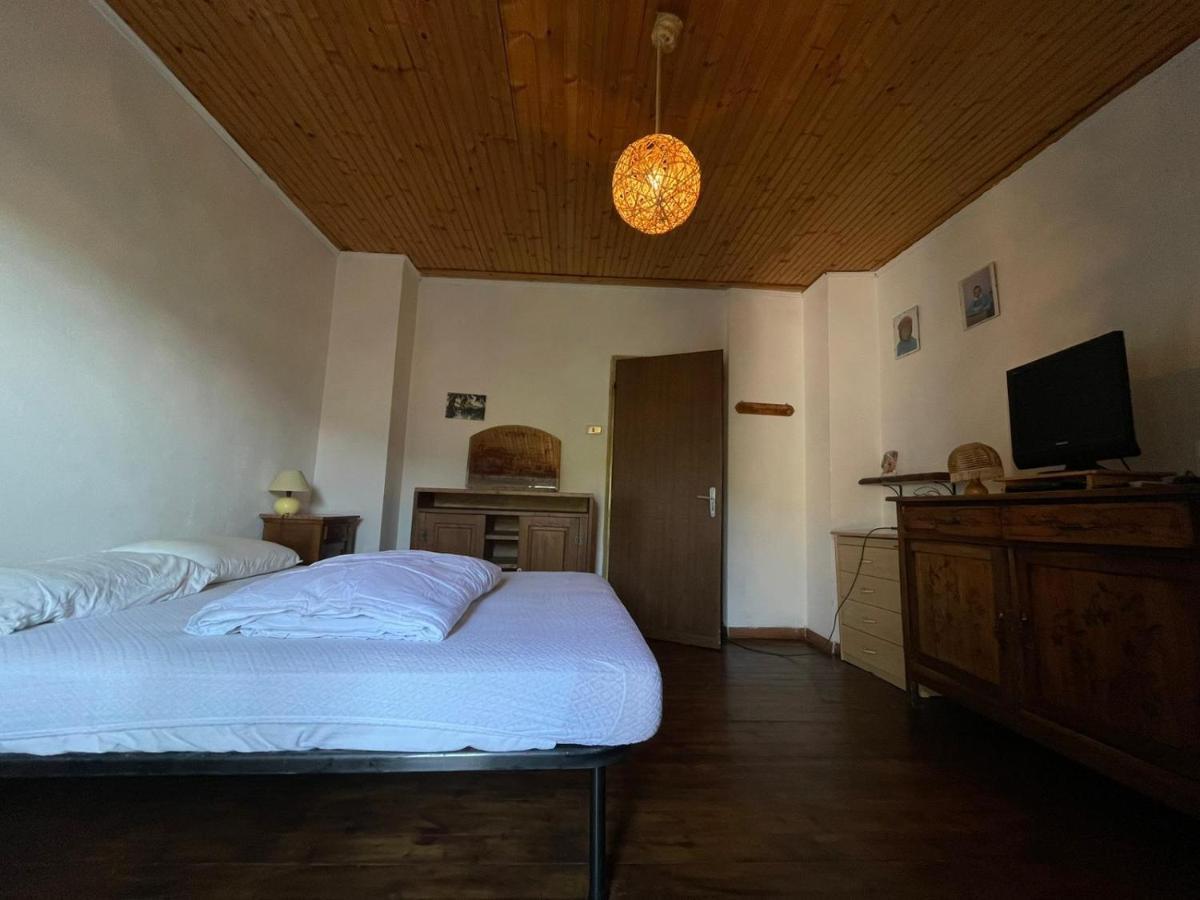 Casa Vacanza Pegrini Nel Centro Storico Di ガーヴィ エクステリア 写真