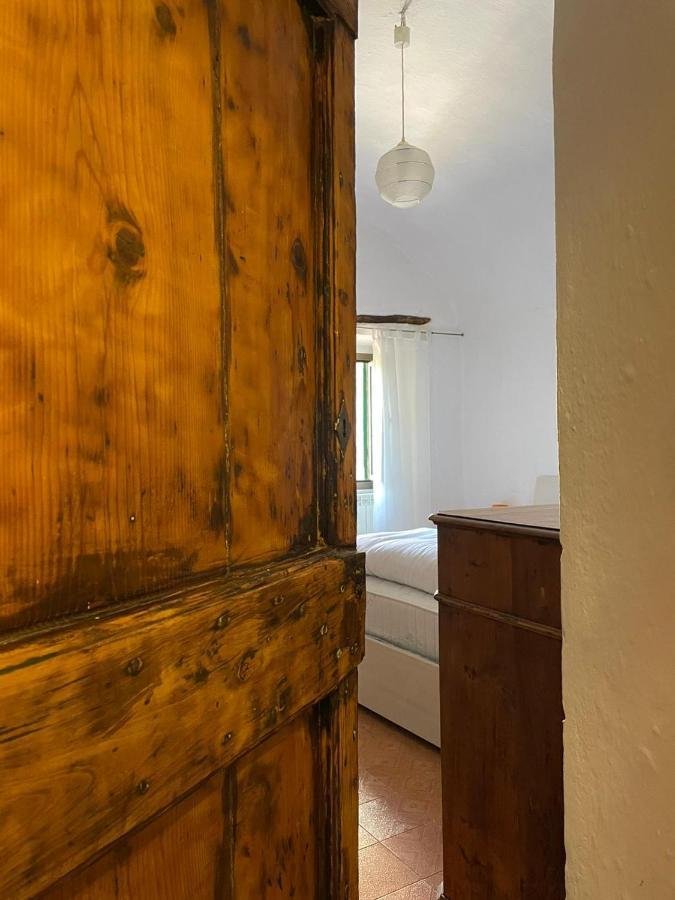 Casa Vacanza Pegrini Nel Centro Storico Di ガーヴィ エクステリア 写真