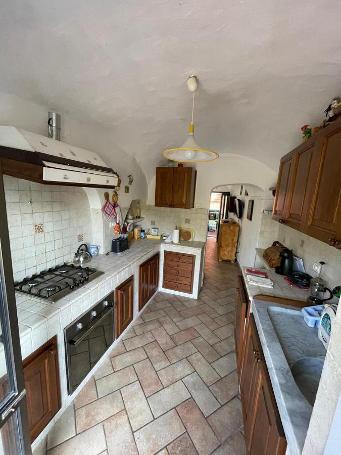 Casa Vacanza Pegrini Nel Centro Storico Di ガーヴィ エクステリア 写真