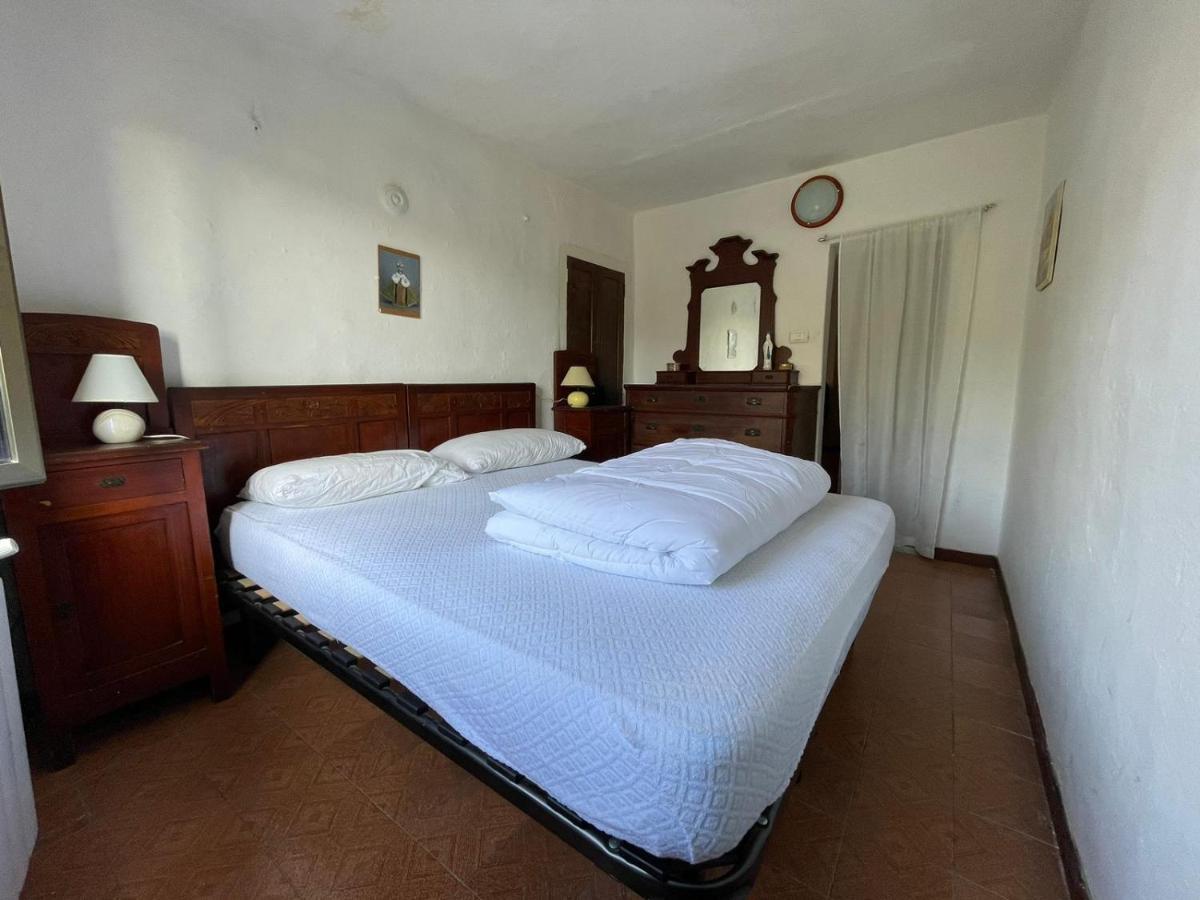 Casa Vacanza Pegrini Nel Centro Storico Di ガーヴィ エクステリア 写真